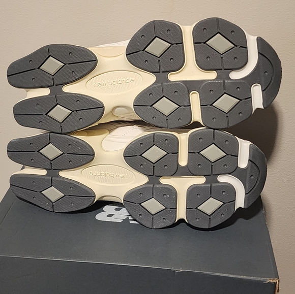 New Balance Cream and Light Gray Retro Runner Sneakers - Picture 5 of 5